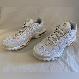 NIKE Air Max Plus Pure in Triple White, DM2362-100, Women's Size 8.5